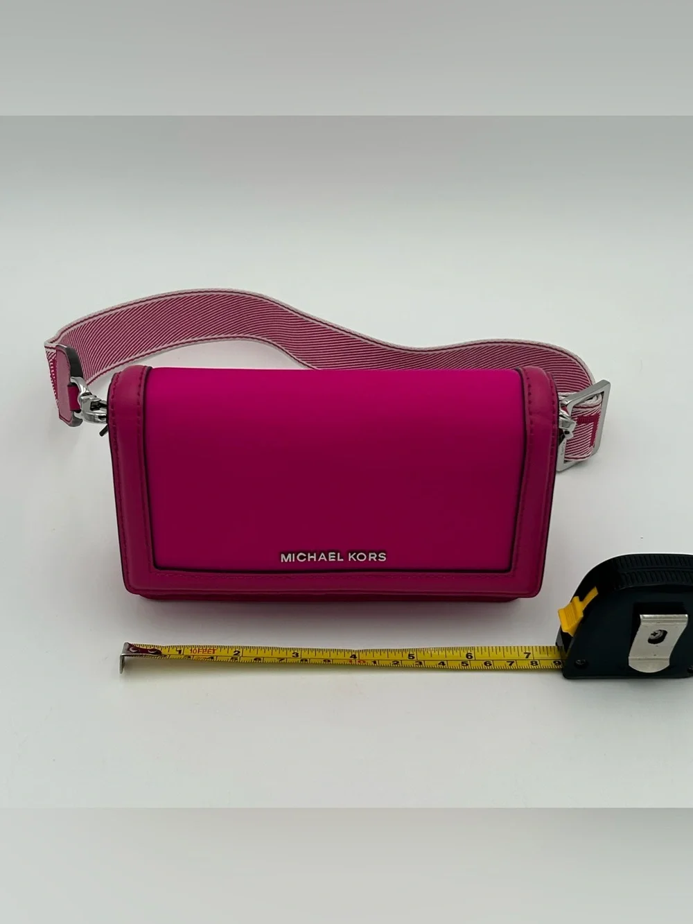 Michael Kors Pink Jet Set Smartphone Crossbody Purse